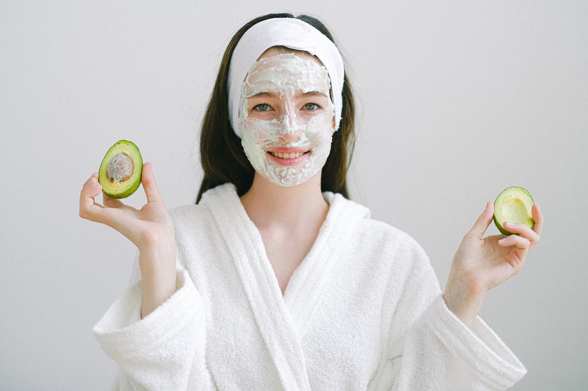 Enhancing Your Beauty Routine Naturally with CBD Skincare